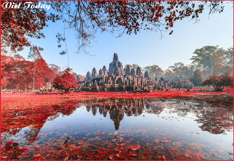 Đền Bayon nằm ở trung tâm của Angkor Thom Vé máy bay đi Koh Rong